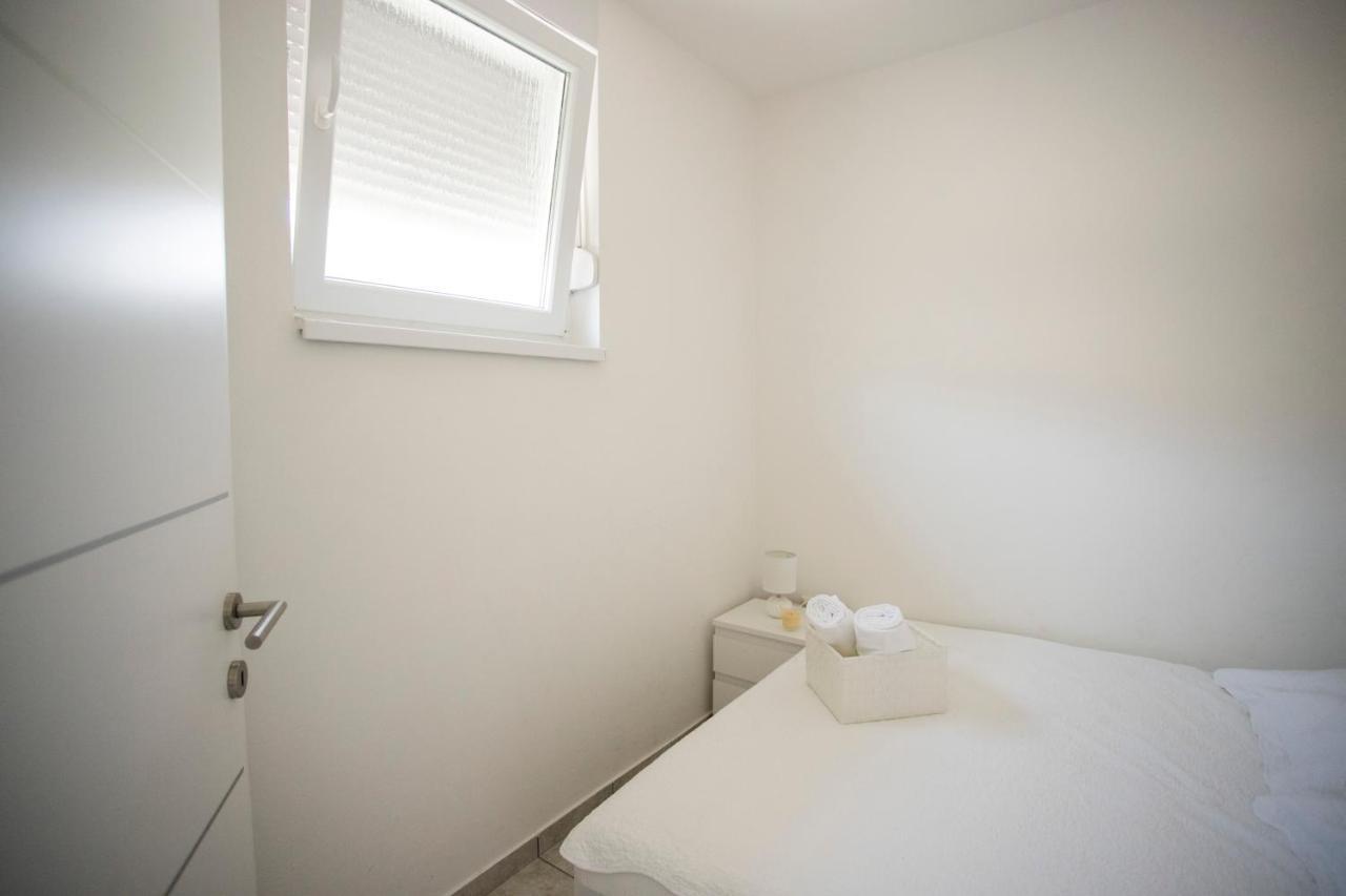 Gavran Apartment Vinjerac Eksteriør bilde